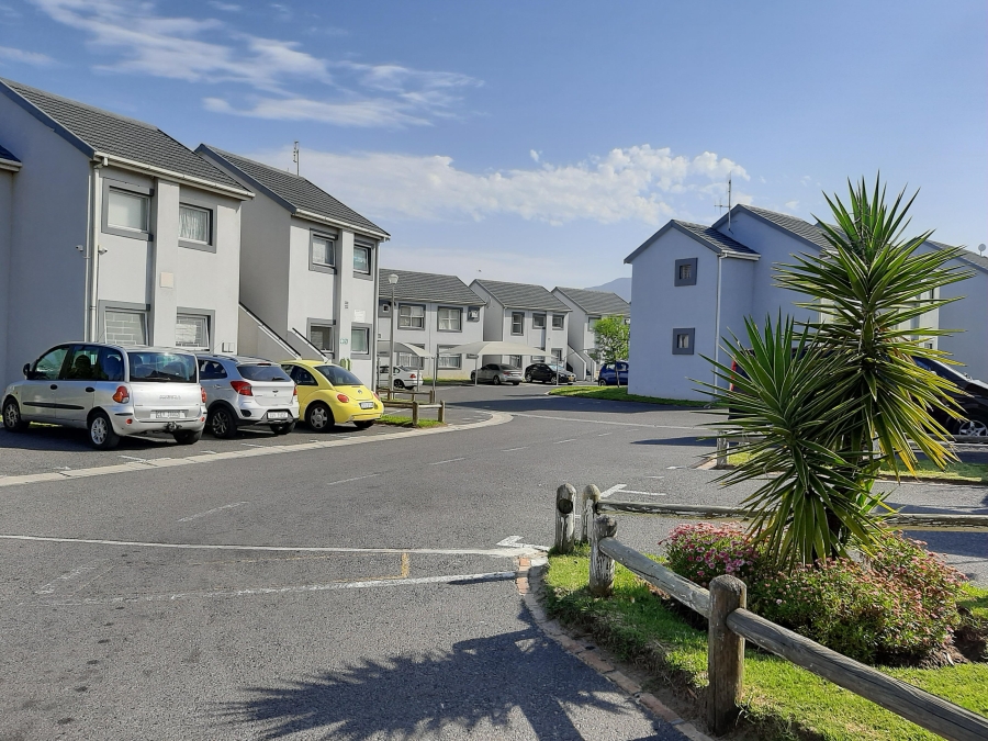 To Let 1 Bedroom Property for Rent in Strand South Western Cape